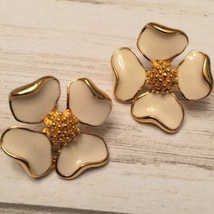 CLOSET CLOSING SALE! Vintage Dogwood Flower Cream Gold Post Earrings